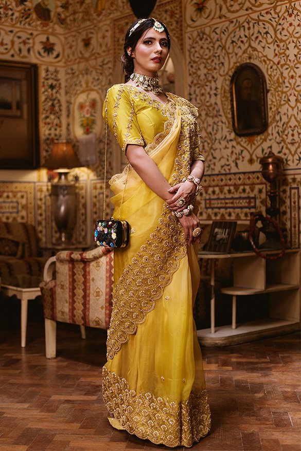 Aggregate more than 74 beautiful yellow saree super hot